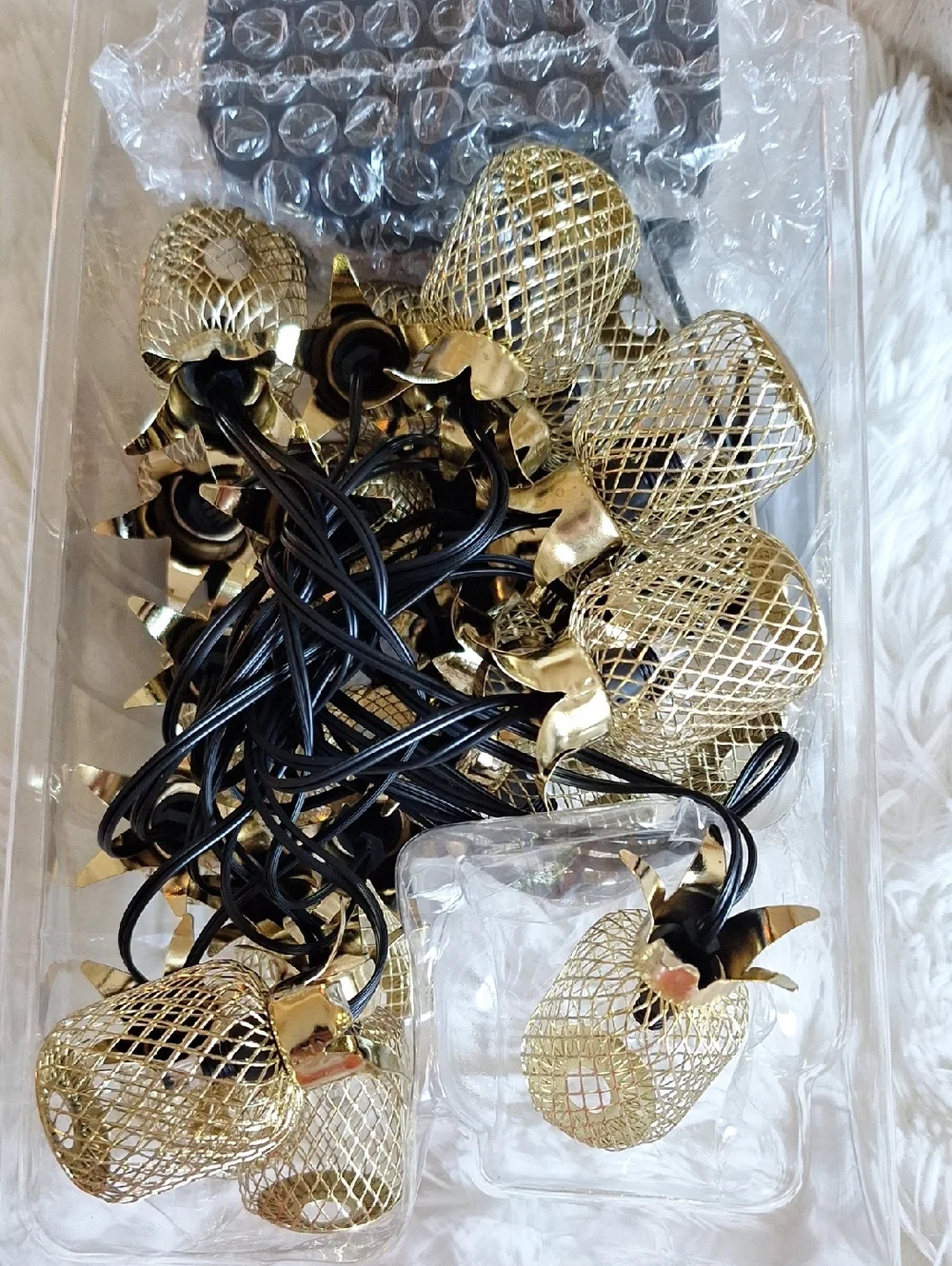NIB Opalhouse Gold Pineapple Solar LED String Lights - 20 Warm Gold Lanterns